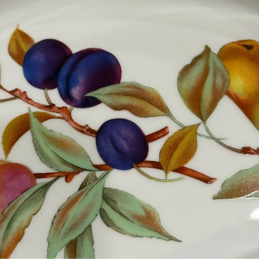 Royal Worcester 1986 Evesham Vale Green‎ 11.25”Oval Baker Serve Dish Fruit Peach